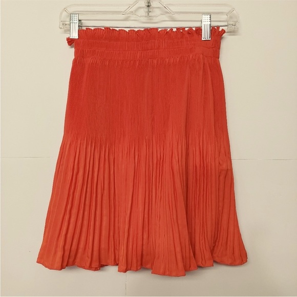 H&M pleated orange mini skirt - Picture 1 of 4